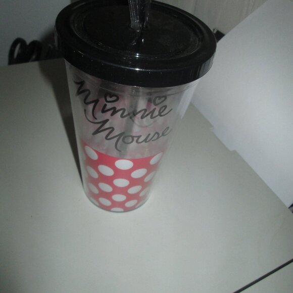 2 Disney Plastic Cups with straws - Picture 3 of 4